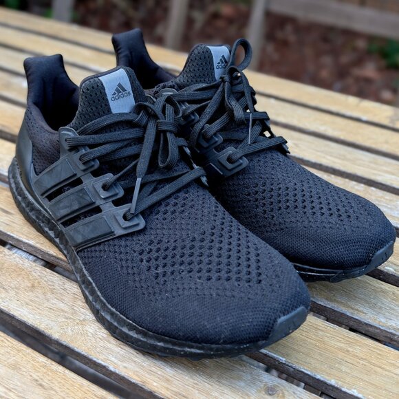 adidas Men's Ultraboost 1.0 Running Shoe size 11 - Picture 3 of 6